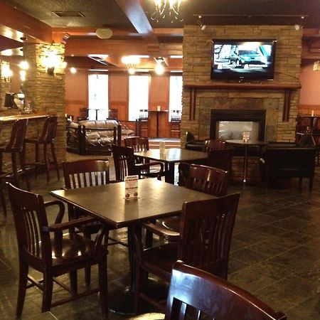Twin Pine Inn & Suites Hinton Extérieur photo