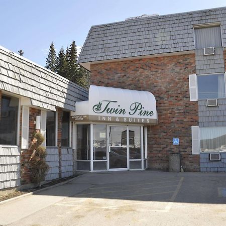 Twin Pine Inn & Suites Hinton Extérieur photo