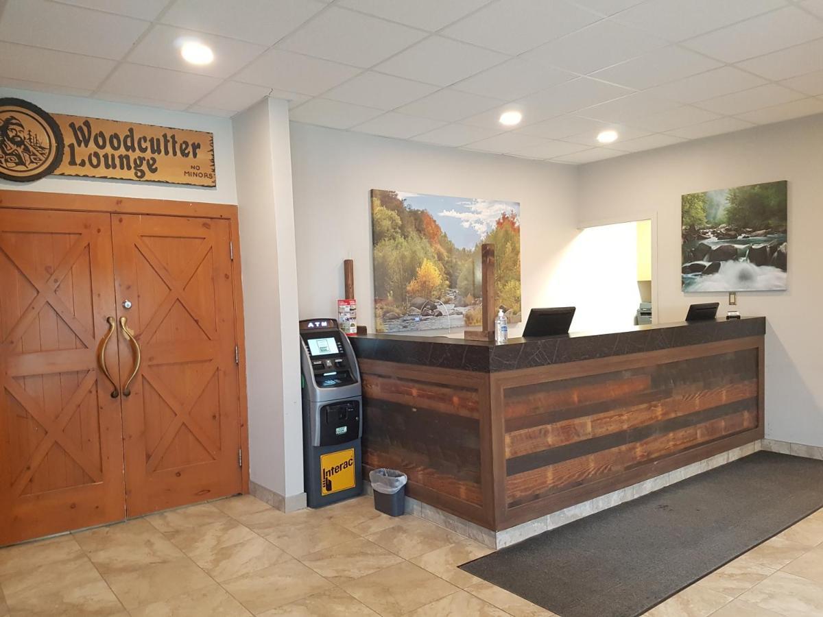 Twin Pine Inn & Suites Hinton Extérieur photo