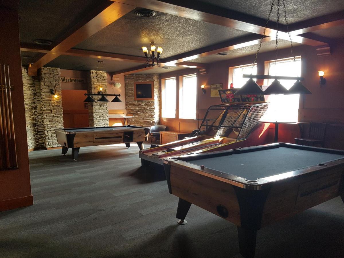 Twin Pine Inn & Suites Hinton Extérieur photo