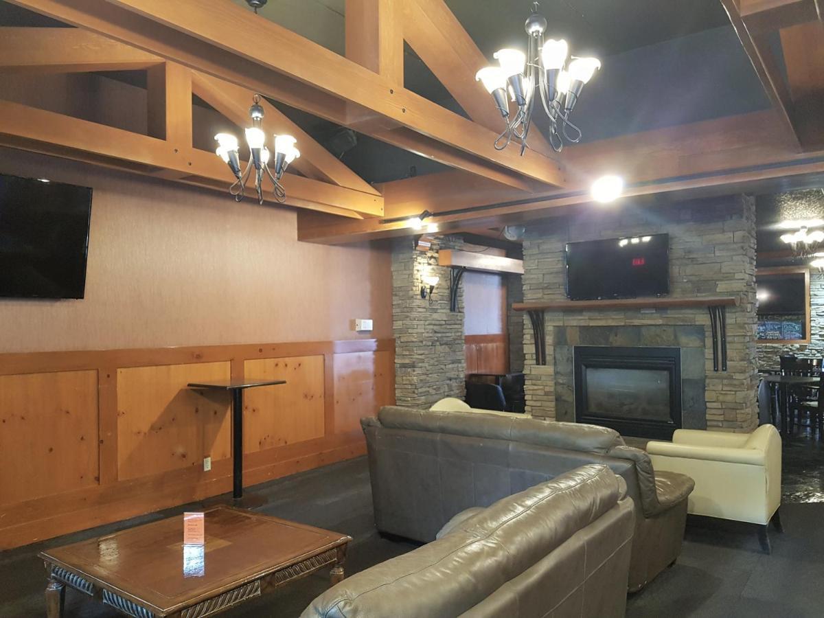 Twin Pine Inn & Suites Hinton Extérieur photo