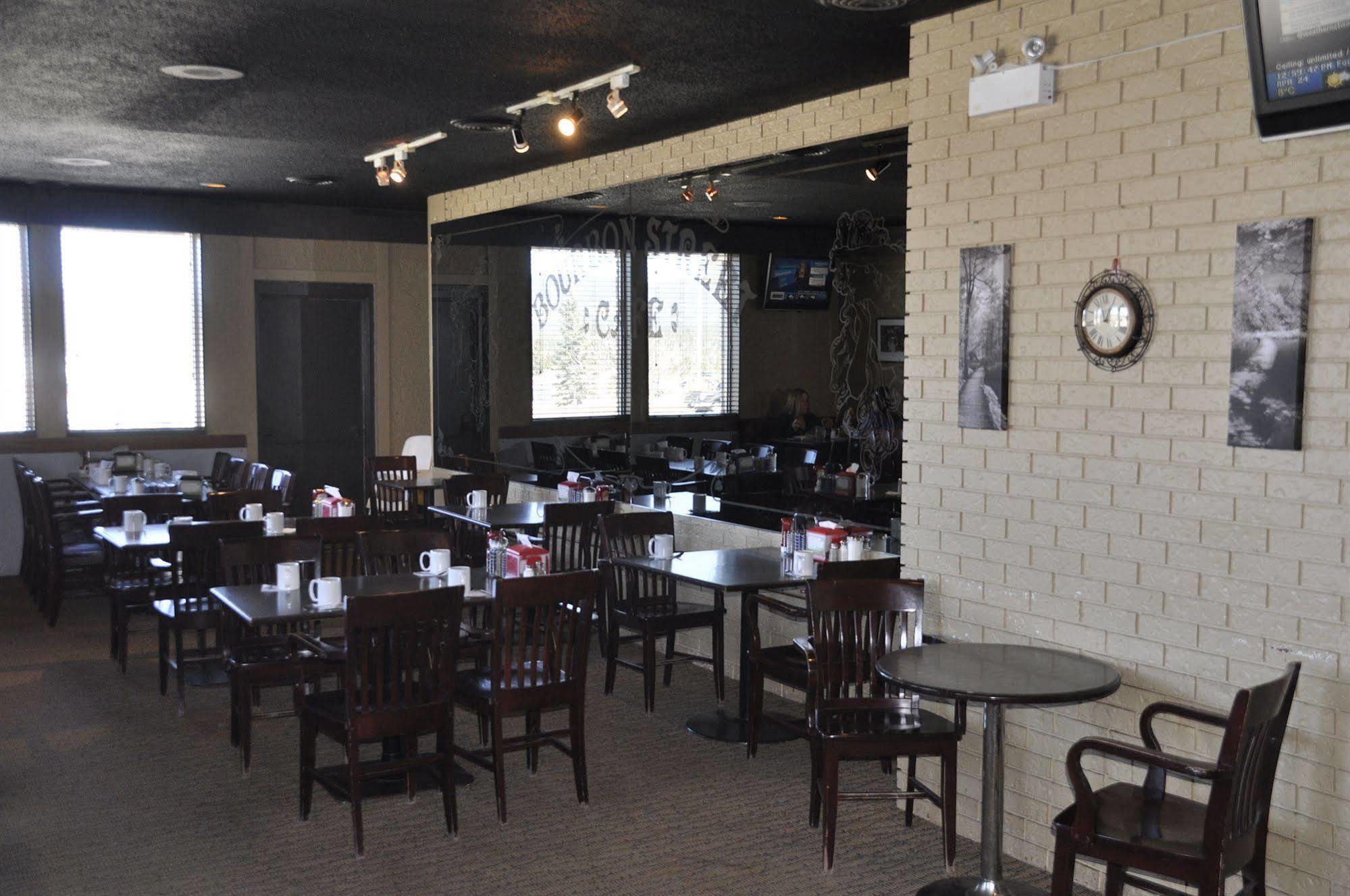 Twin Pine Inn & Suites Hinton Extérieur photo