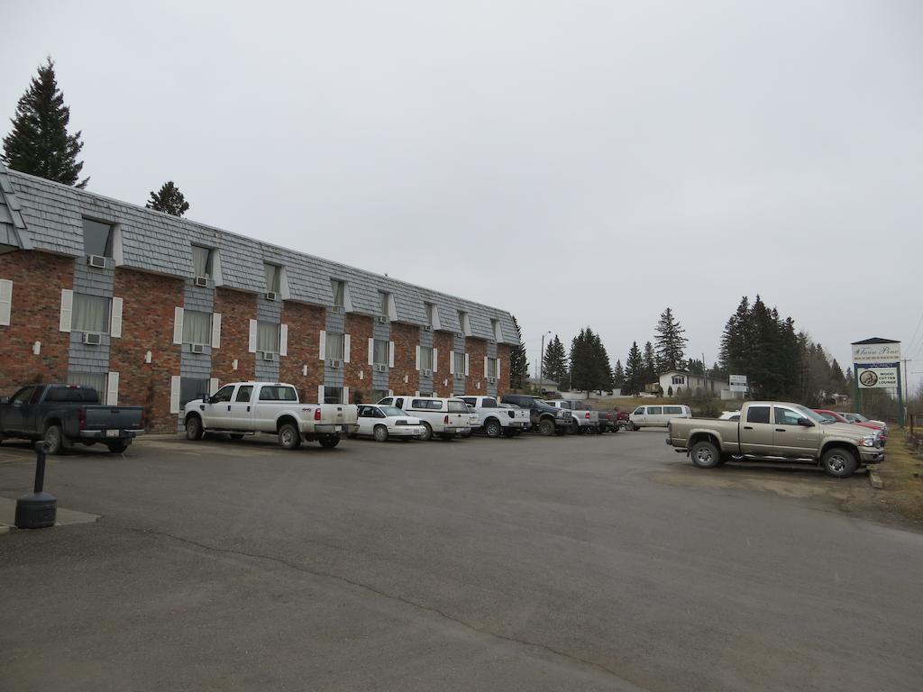 Twin Pine Inn & Suites Hinton Extérieur photo